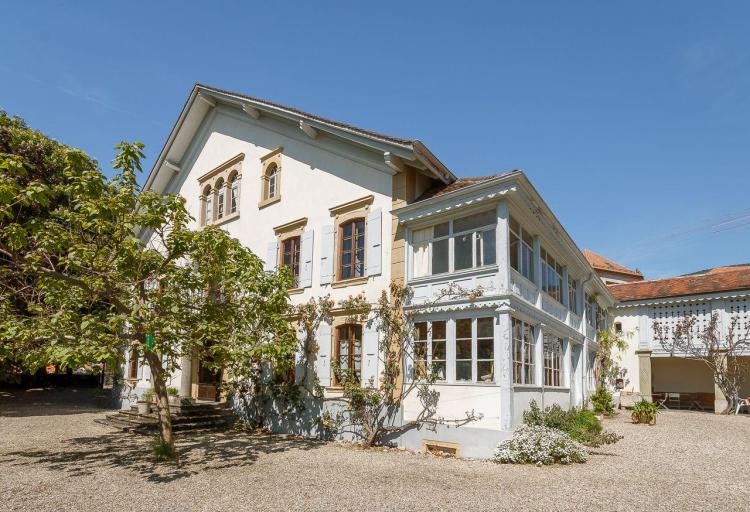 Superb mansion in the heart of the vineyards of Northern Vaudois