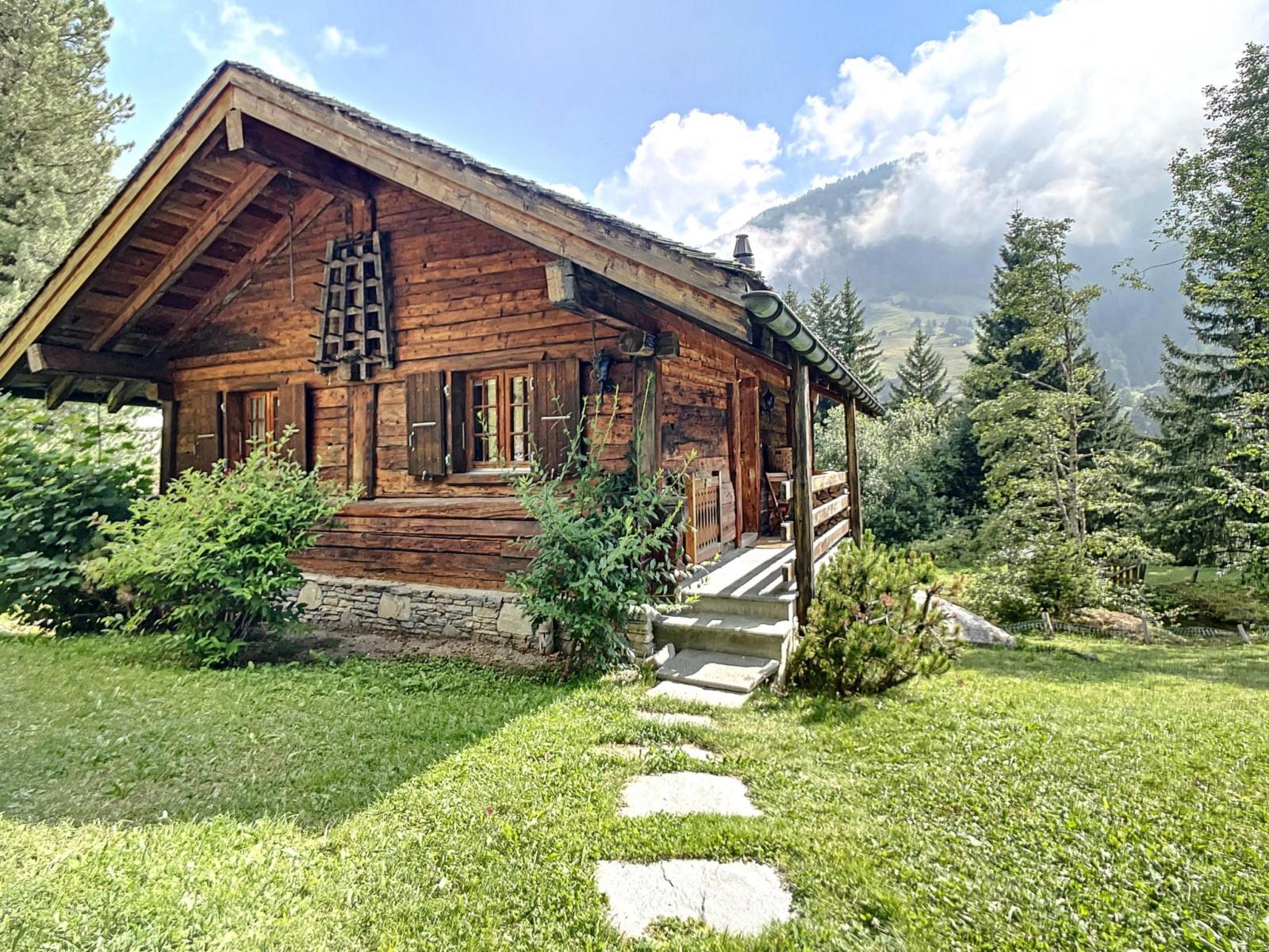 Siviez - EXCLUSIVE - Typical renovated chalet in the heart of the 4 Valleys