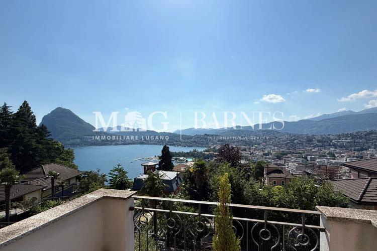 Lugano, Castagnola: 3.5-room apartment with lake views and balconies