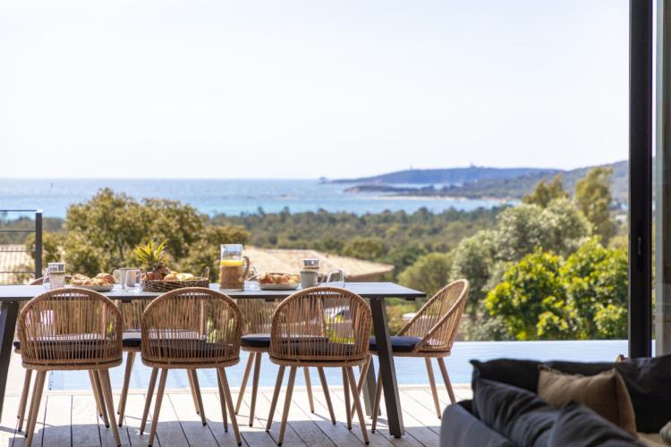 Lecci – Villa T6, garage, piscine, avec vue mer panoramique