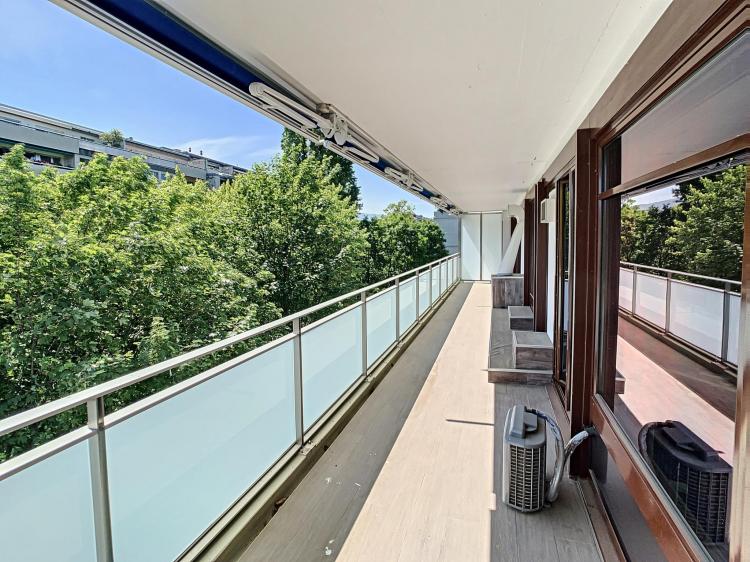 Superb crossing apartment ideally located in Geneva