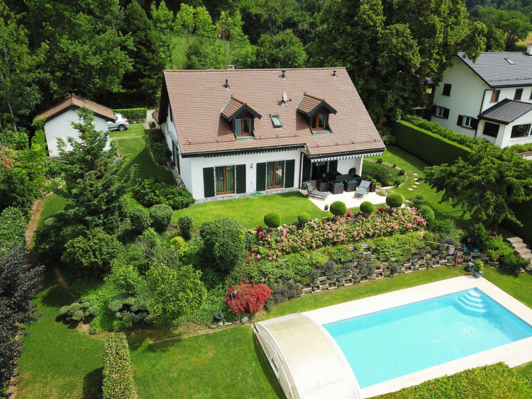 7.5 room detached villa with swimming pool and panoramic view