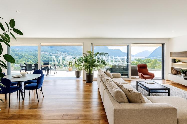 Lugano, Canobbio: Modern lake view penthouse with large terrace
