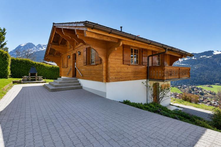 Château-d'Oex - Chalet to renovate with building permit