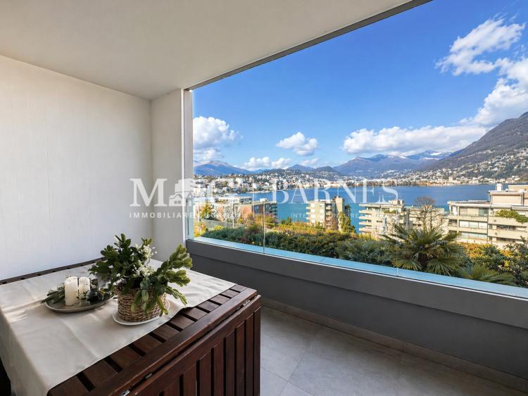 Lugano, Paradiso: 3.5-room renovated apartment with lake view