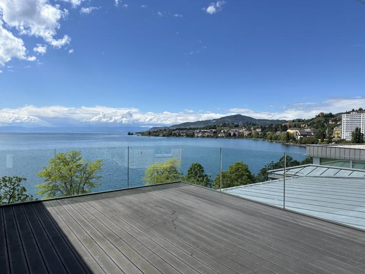 Magnificent 4.5 room penthouse with lake view on the quays of Montreux