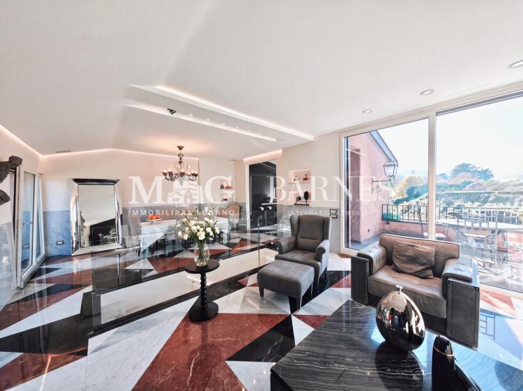 Charming and elegant duplex in a prestigious context
