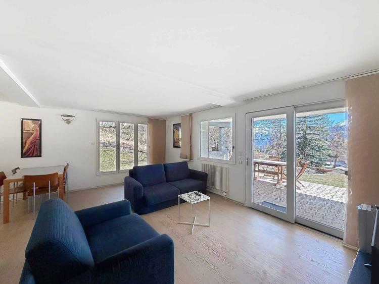 VIOLETTES – CHARMING 1-BEDROOM APARTMENT JUST STEPS FROM THE CABLE CAR DEPARTURE