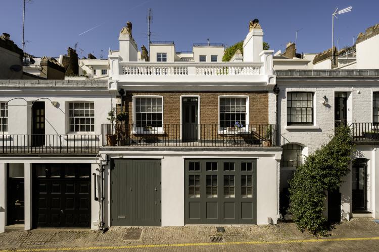 Holland Park Mews, Holland Park