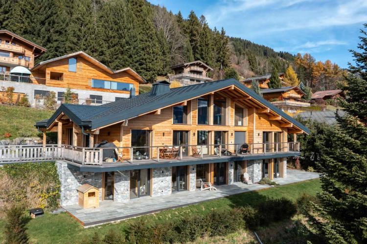 Exceptional chalet with private elevator and breathtaking views