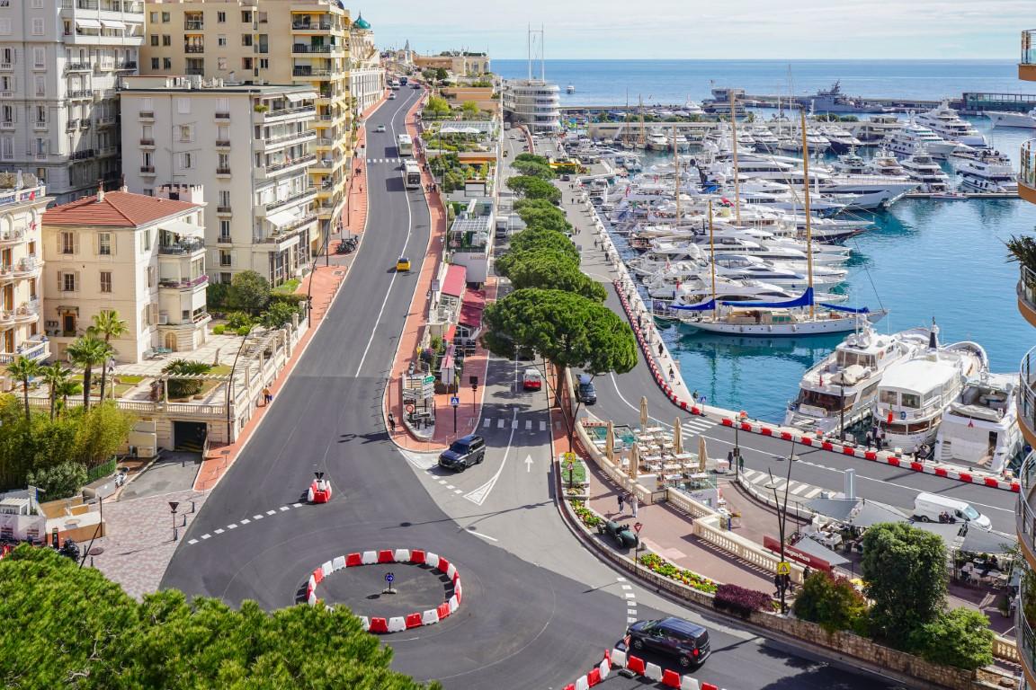 538QG_vue_port_et_saint_devote_panorama_moyen_.jpg