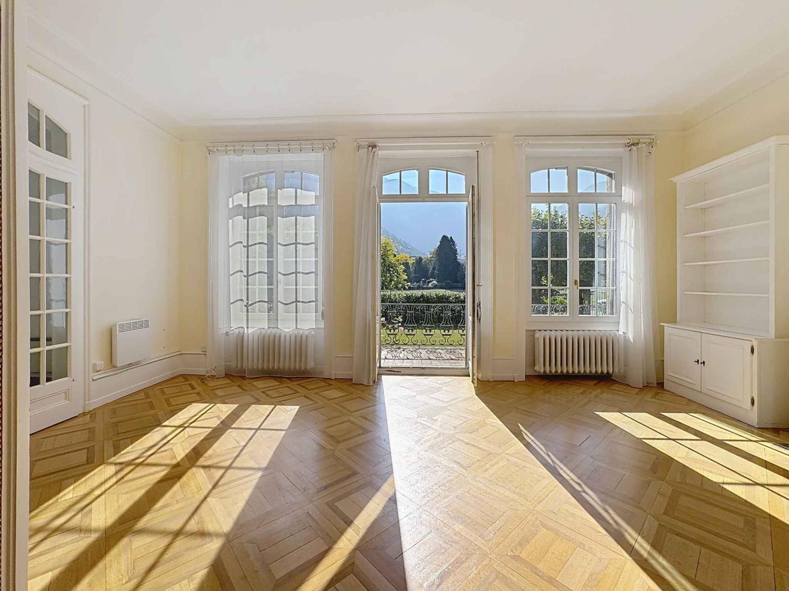 555w6_kaban-bien-6179680-6ace7b913d702616709958.jpg
