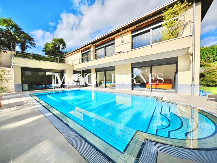 Lugano: Elegant villa with swimming pool and garden