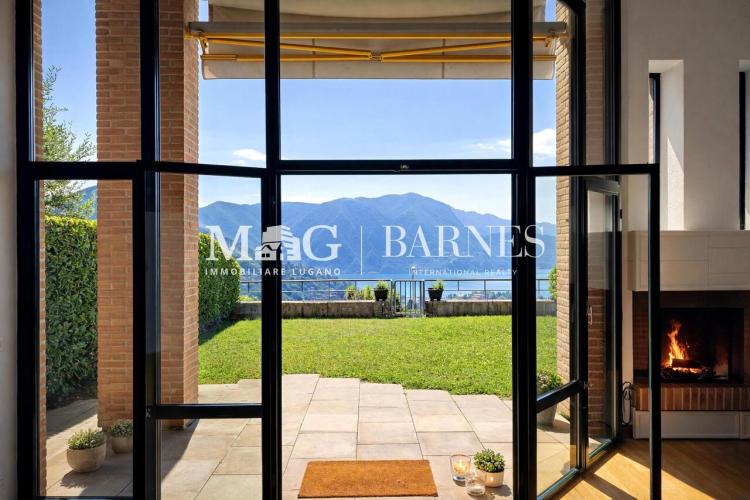 Lugano: Lake view villa with private garden