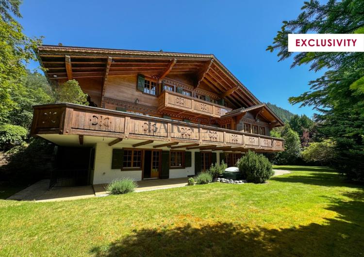 Magnificent chalet  with land plot of  2078 sqm