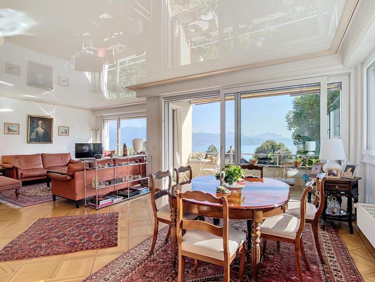 Unique penthouse in Pully for sale