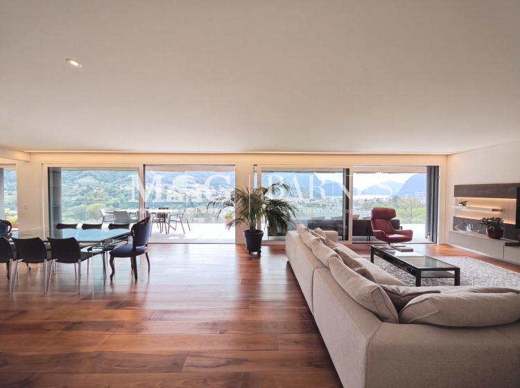 Lugano, Canobbio: Modern 4.5-bedroom penthouse with lake views