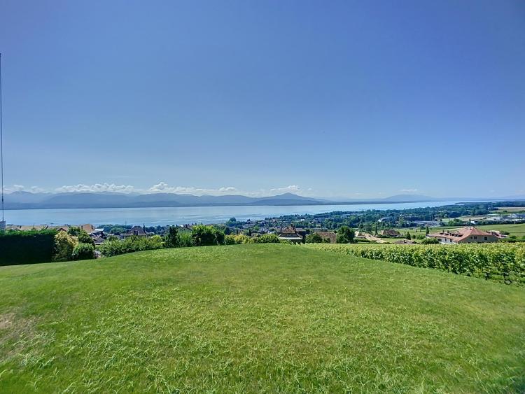 Favorite - Superb property with panoramic views of the lake and the Alps 