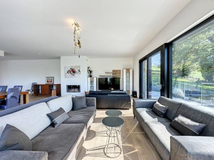 Splendid Property Located in a Prestigious, Quiet Residential Area