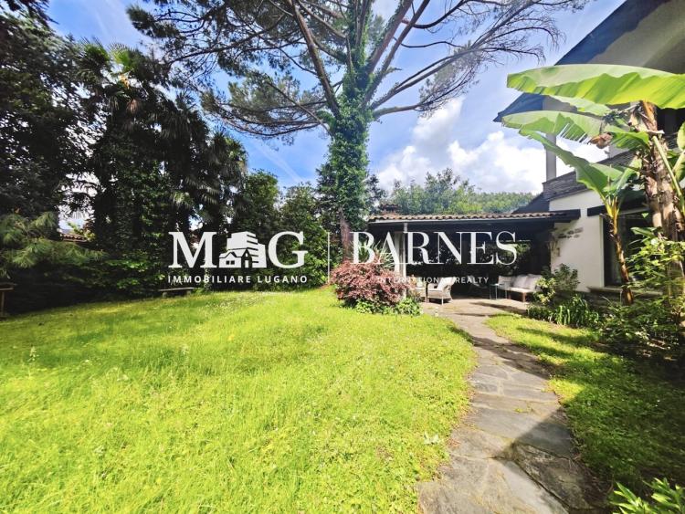 Montagnola-Collina d'Oro: Villa with pool near TASIS and Lugano