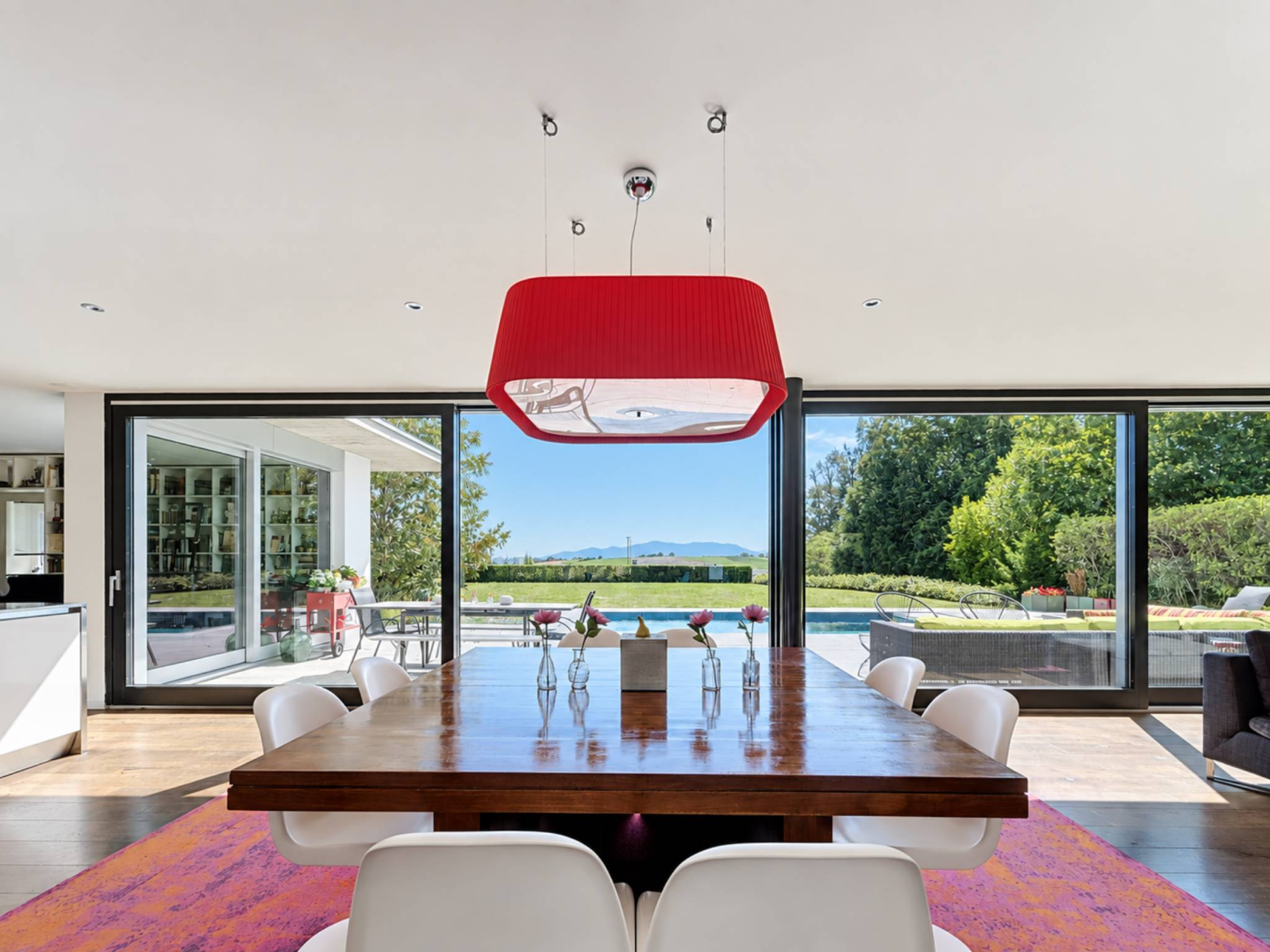 Une architecture contemporaine                                                          vue sur les Alpes et le Léman