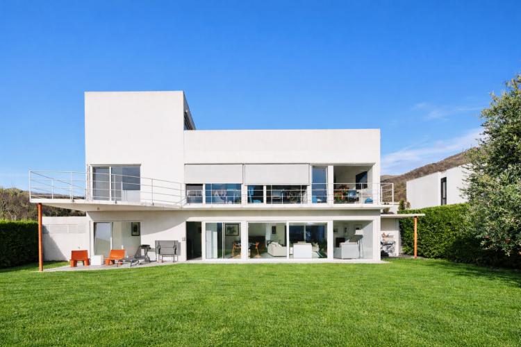 Lugano, Dino: Modern villa with garden, terraces and open views