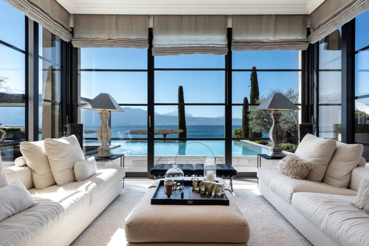 Exceptional property on the shores of Lake Geneva 
