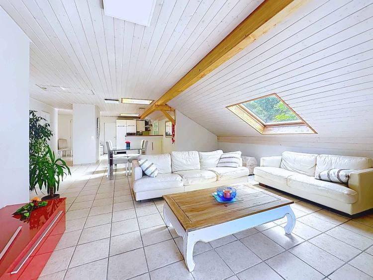 4.5-Room Apartment Located in the Charming Village of Brent