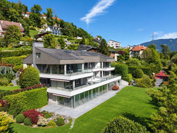 Prestigious Manor Property with Panoramic Lake Views