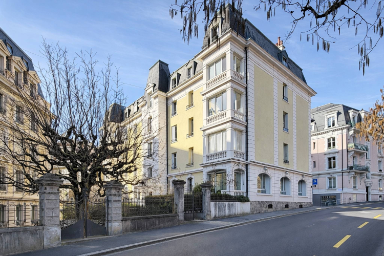 Early 20th century apartment in the heart of the city 