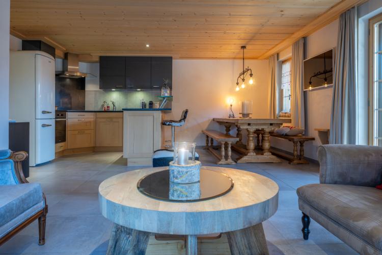 Modern, well-located holiday apartment