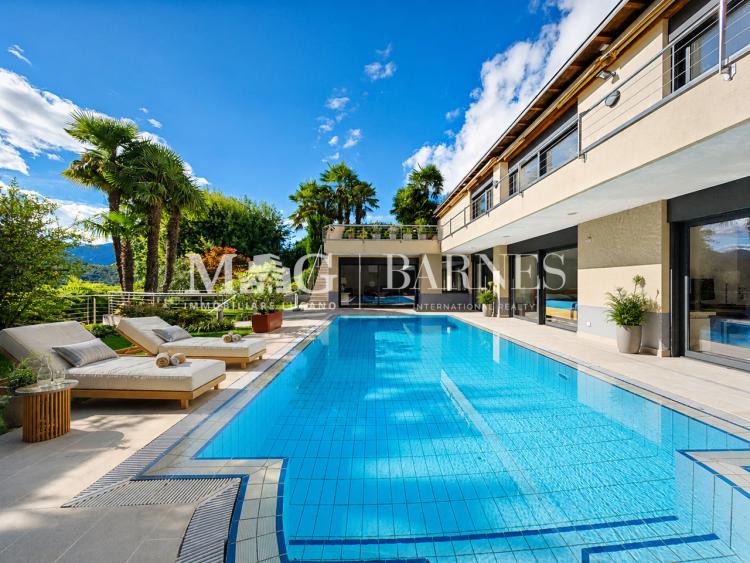 Lugano: Elegant villa with swimming pool and garden