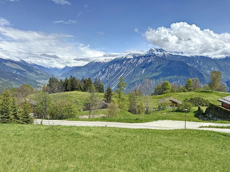 Magnificent building plot with panoramic views