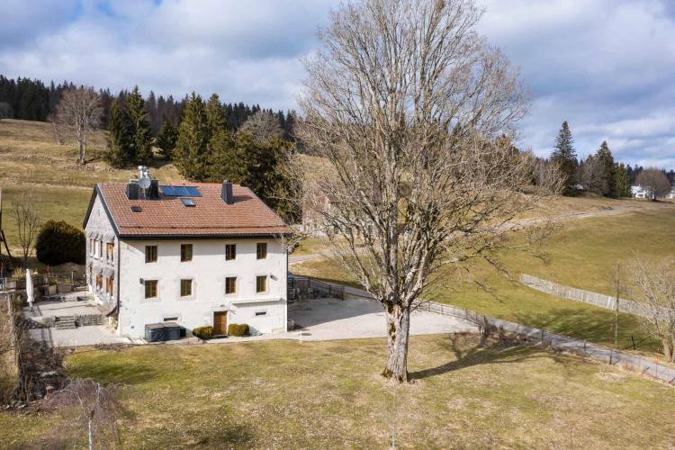 Vallée de Joux - Former watchmaking farm transformed into a family home 