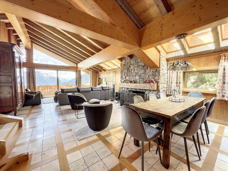 Ski-in/Ski-out in the heart of the Hameau...