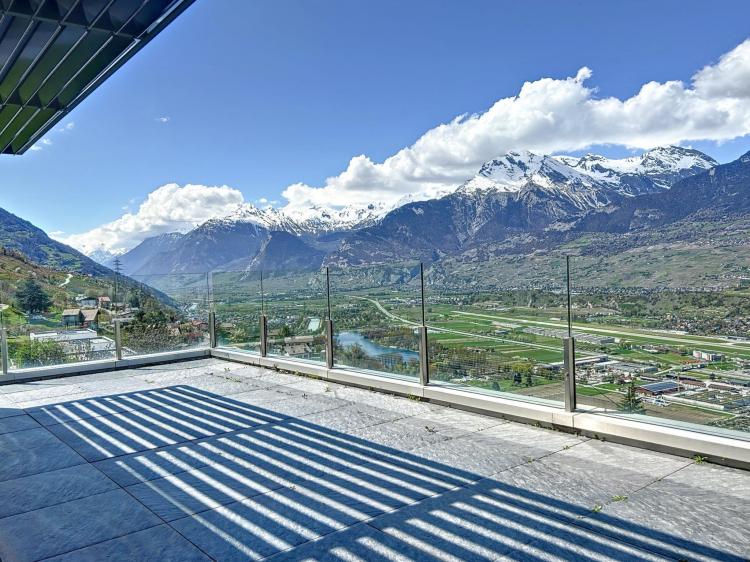 Beautiful 3.5 room penthouse apartment in Sion