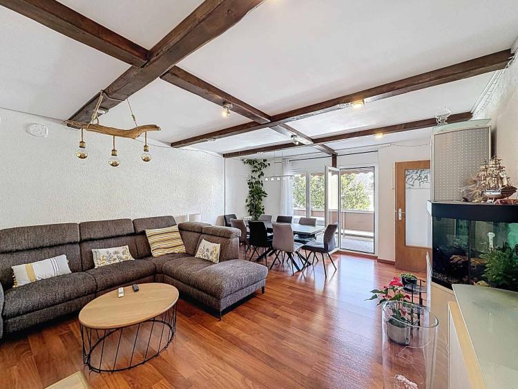 4.5-room apartment with balcony and garage in a pleasant setting