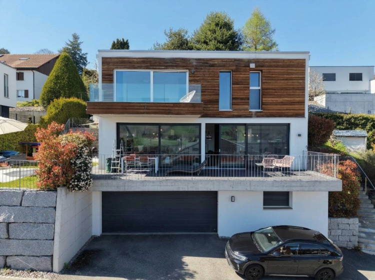 Contemporary architect-designed villa with generous spaces