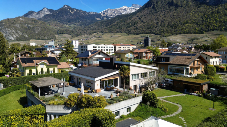 Beautiful and spacious villa with breathtaking views of the Dents du Midi