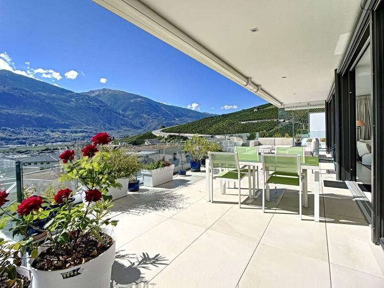 Splendid 4.5 room penthouse with terrace