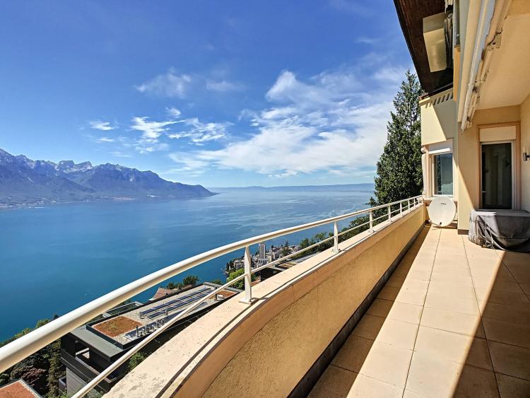 Favorite! GLION. High-end apartment with spectacular view of the lake