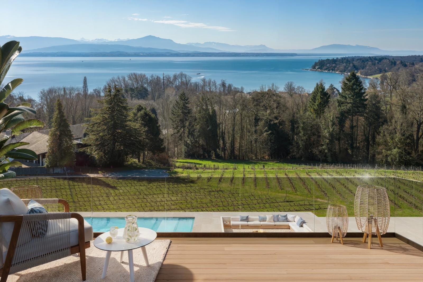 Exceptional New Villa in Dully