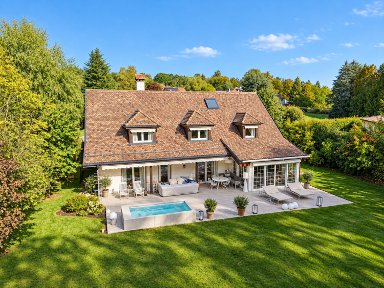 9-room villa with wellness area, in the heart of a wooded park