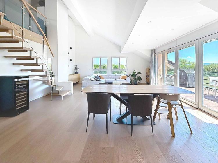EXKLUSIV - Großzügige und helle 4,5-Zimmer-Wohnung + Galerie
