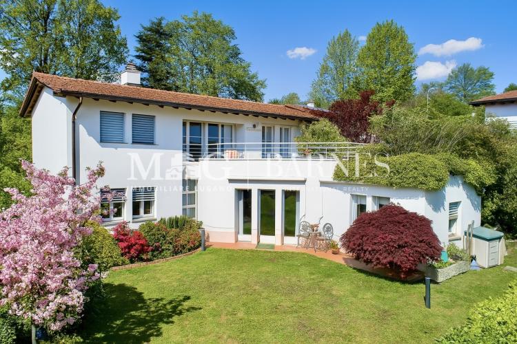 Lugano, Cureglia: Mediterranean house with garden