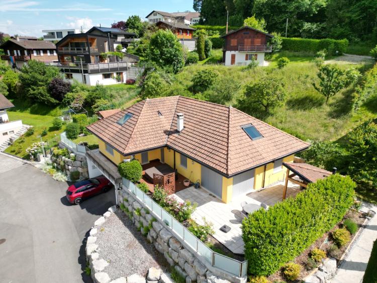 Detached villa - Lake view Quiet and residential area