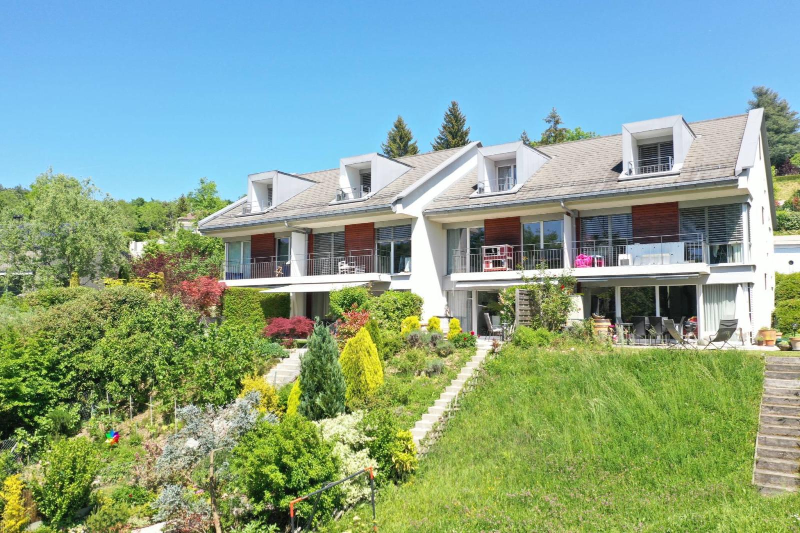 Adjoining villa of over 200 m² in a family area