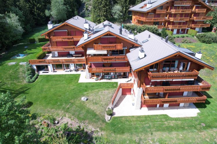 Exceptional apartment with private indoor pool and 3-room apartment