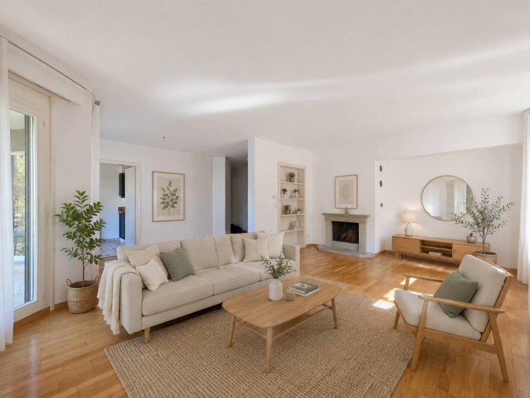 Élégant appartement familial de 4.5 pièces avec cheminée et loggia