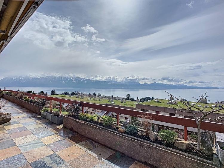 Attique de 215 m² avec vue sur le lac
